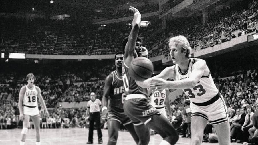 Larry-Bird-Passing